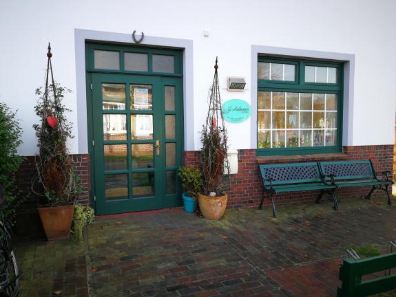 Eingang zur Zahnarztpraxis von Dr. Hübener