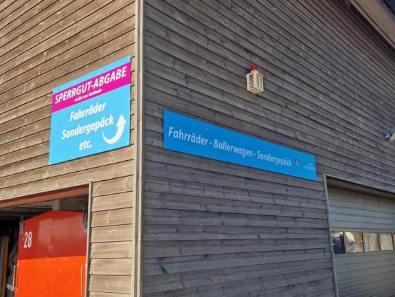 Gepäckabgabe der Fahrräder, Sperrgut